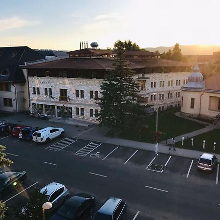 Centrum Apartman Sarospatak Luaran gambar