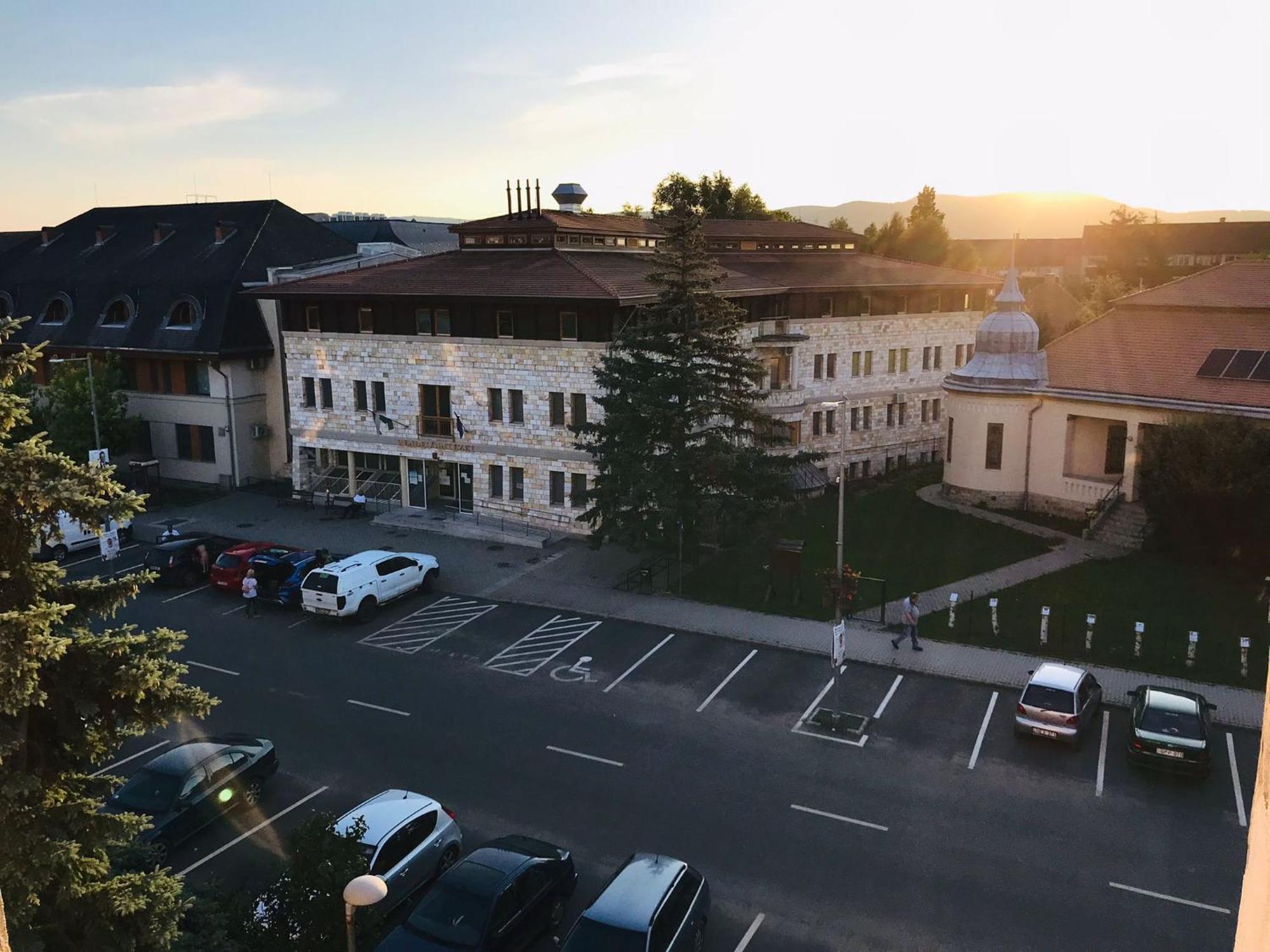 Centrum Apartman Sarospatak Luaran gambar