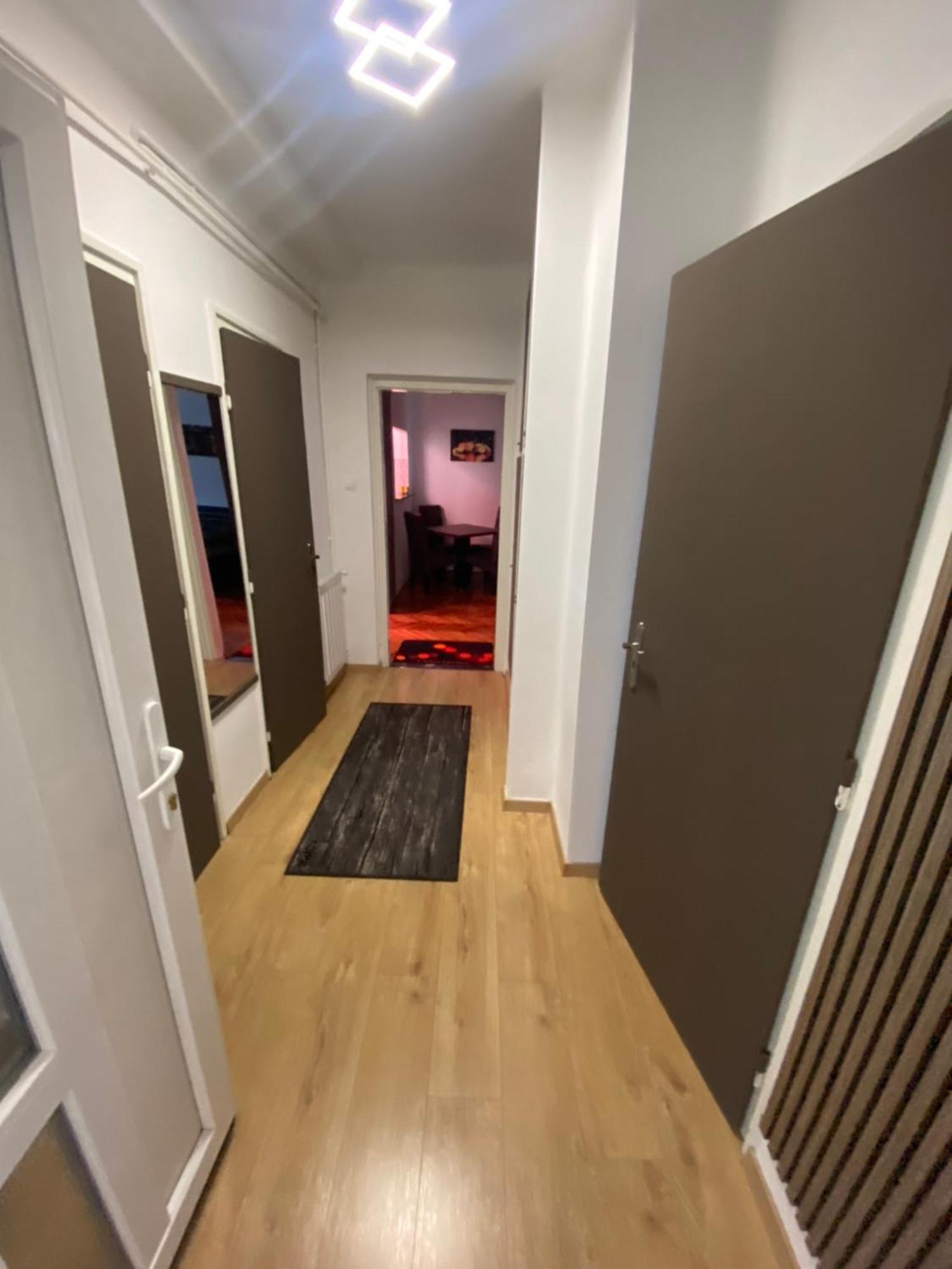 Centrum Apartman Sarospatak Luaran gambar